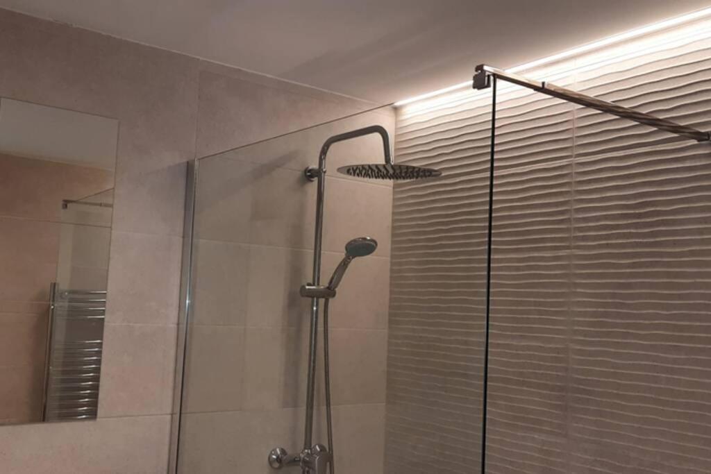 אוביידו Apartamentos Milan 2 מראה חיצוני תמונה