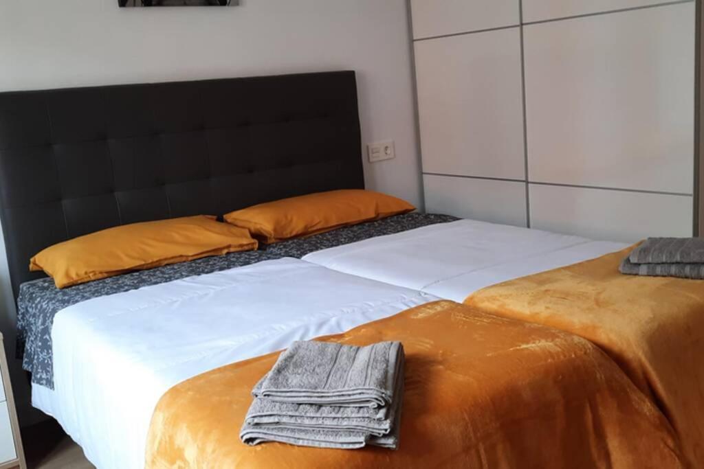 אוביידו Apartamentos Milan 2 מראה חיצוני תמונה