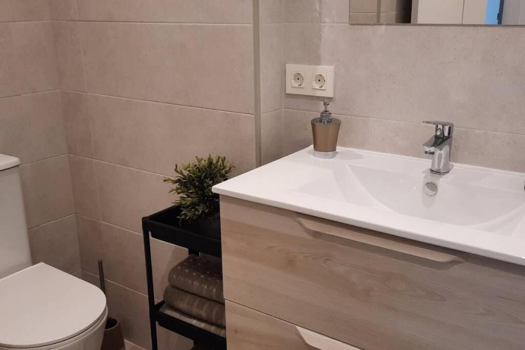 אוביידו Apartamentos Milan 2 מראה חיצוני תמונה
