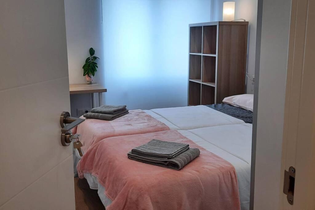 אוביידו Apartamentos Milan 2 מראה חיצוני תמונה