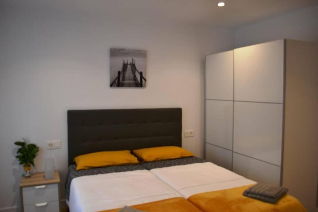 אוביידו Apartamentos Milan 2 מראה חיצוני תמונה