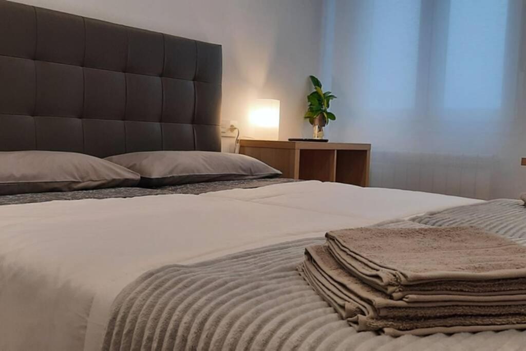 אוביידו Apartamentos Milan 2 מראה חיצוני תמונה