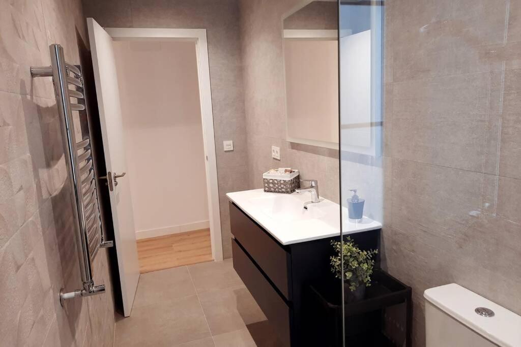 אוביידו Apartamentos Milan 2 מראה חיצוני תמונה