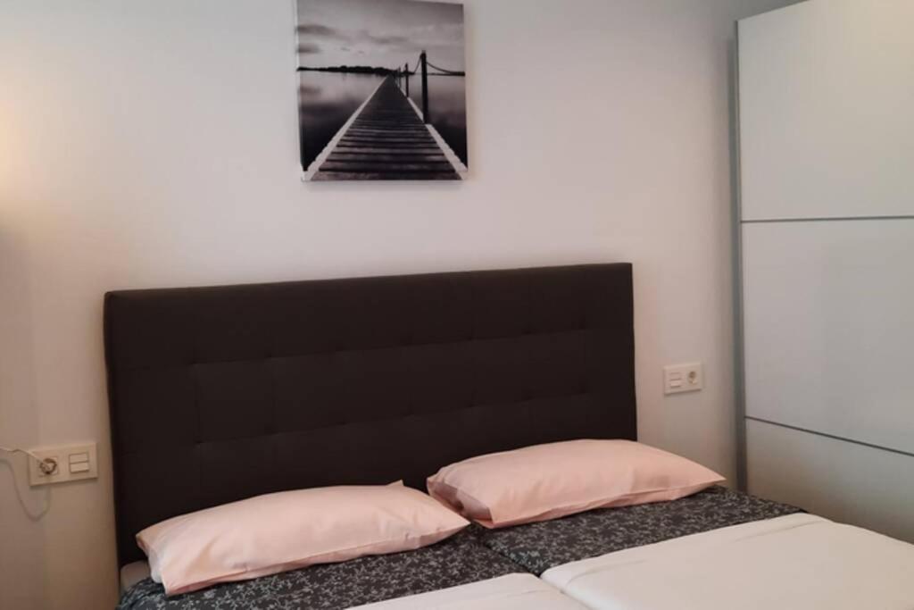 אוביידו Apartamentos Milan 2 מראה חיצוני תמונה